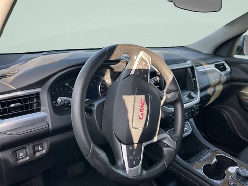 Used 2023 GMC Acadia SLE w/ Driver Convenience Package image 30