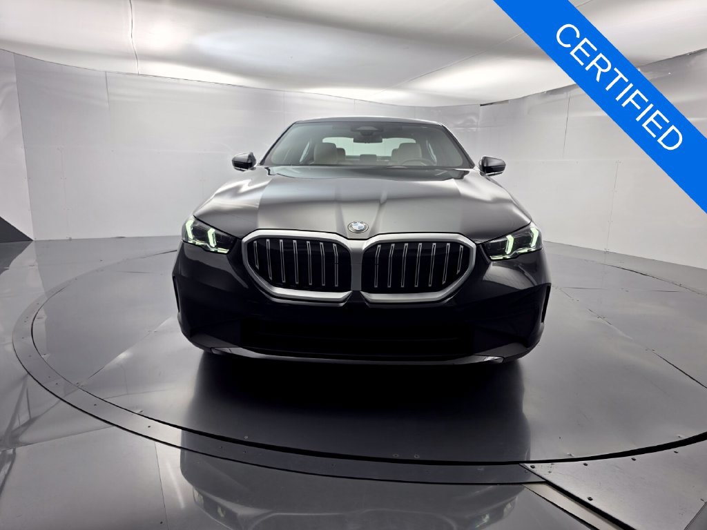 Certified 2024 BMW 530i w/ Convenience Package RWD image 2