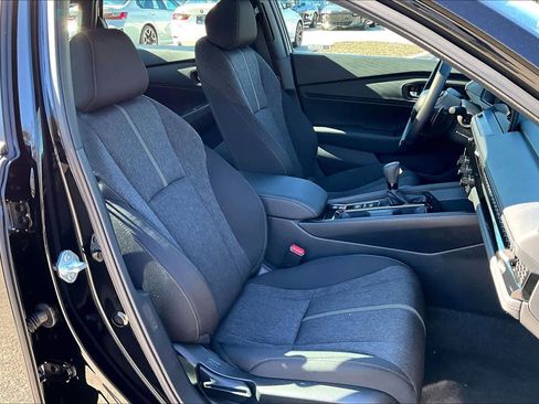 Used 2025 Honda Accord Sport image 9