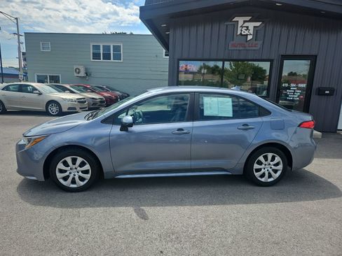 Used 2021 Toyota Corolla LE FWD image 3