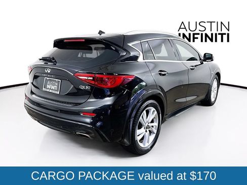 Used 2018 INFINITI QX30 Premium w/ Navigation Package FWD image 8