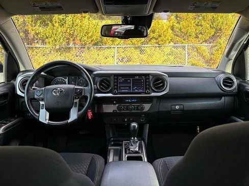 Used 2021 Toyota Tacoma SR5 w/ Trail Edition image 36