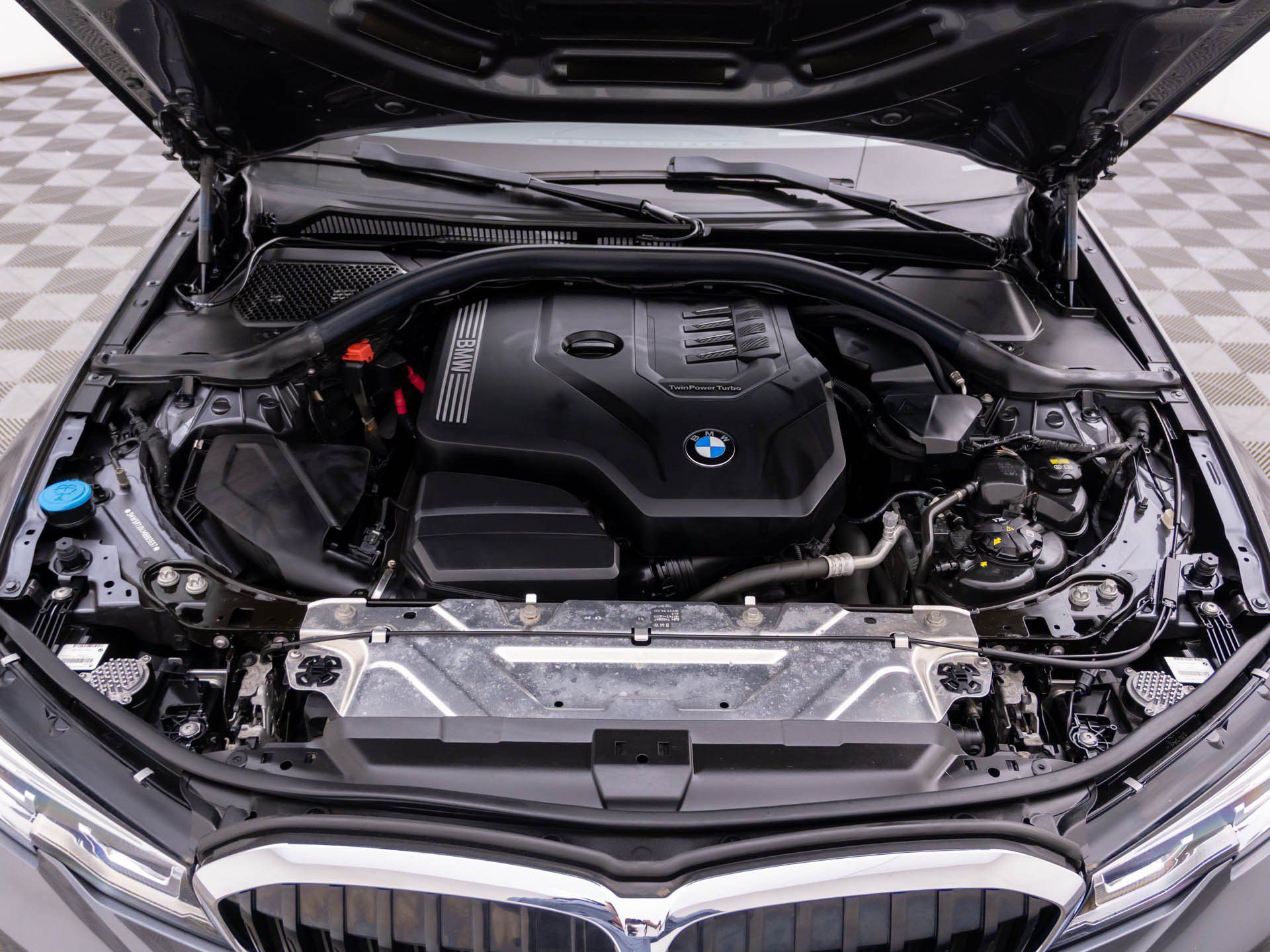 Used 2021 BMW 330i xDrive Sedan w/ M Sport Package AWD/4WD image 32