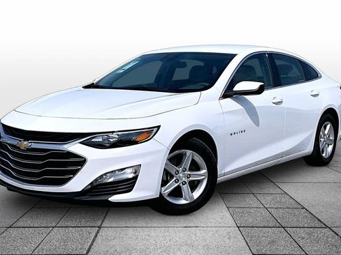 Used 2024 Chevrolet Malibu LT FWD image 1