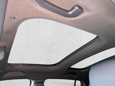 New 2025 Mercedes-Benz GLB 250 4MATIC image 16