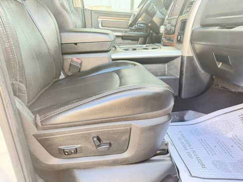 Used 2018 RAM 1500 Laramie w/ Convenience Group AWD/4WD image 19