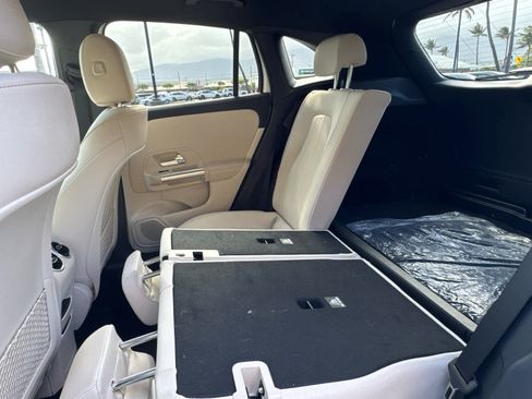 Used 2025 Mercedes-Benz GLA 250 4MATIC image 16