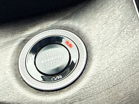 Used 2024 Jeep Grand Cherokee L Limited w/ Luxury Tech Group II image 37