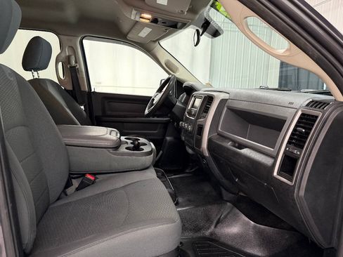 Used 2017 RAM 1500 Express w/ Express Value Package AWD/4WD image 11