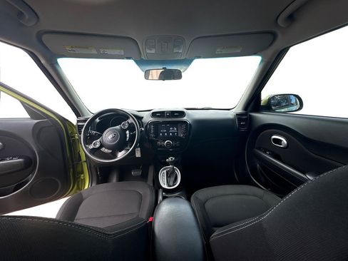 Used 2018 Kia Soul + FWD image 19