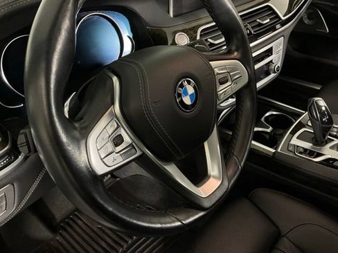 Used 2018 BMW 750i xDrive w/ Autobahn Package AWD/4WD image 20