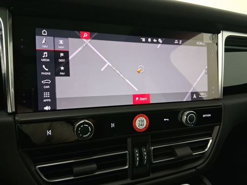 Used 2026 Porsche Macan image 24