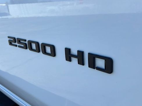Used 2022 Chevrolet Silverado 2500 Custom w/ Gooseneck/5TH Wheel Package RWD image 11
