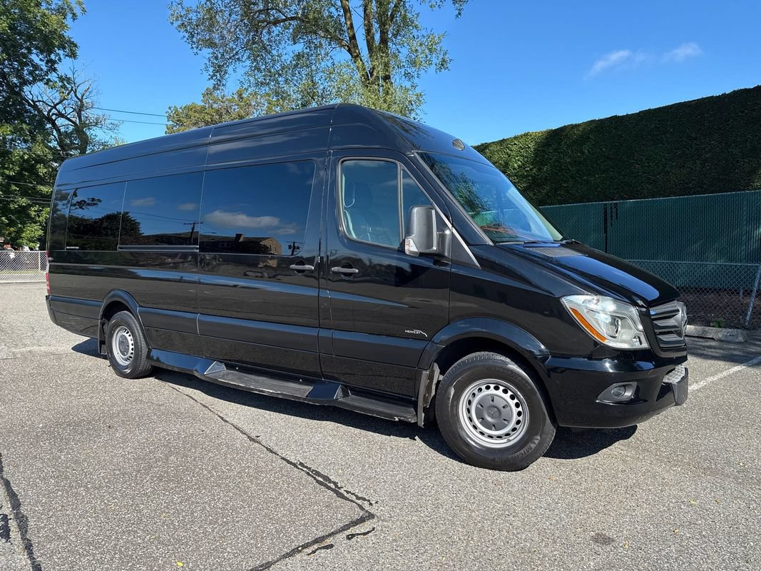 Used 2017 Mercedes-Benz Sprinter 2500 image 11