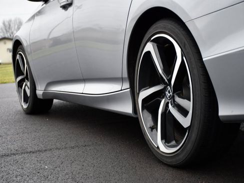 Used 2022 Honda Accord Sport image 10