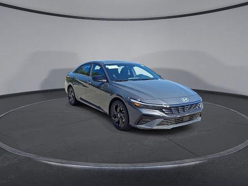 New 2026 Hyundai Elantra SEL Sport Premium FWD image 2