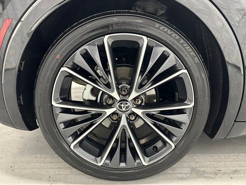 Used 2025 Toyota Prius XLE image 67