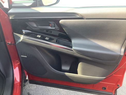 Certified 2023 Subaru Solterra AWD image 33