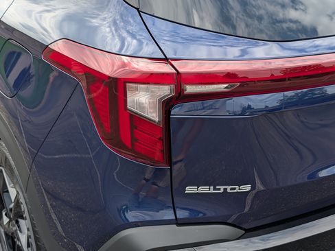 Certified 2024 Kia Seltos EX AWD/4WD image 17