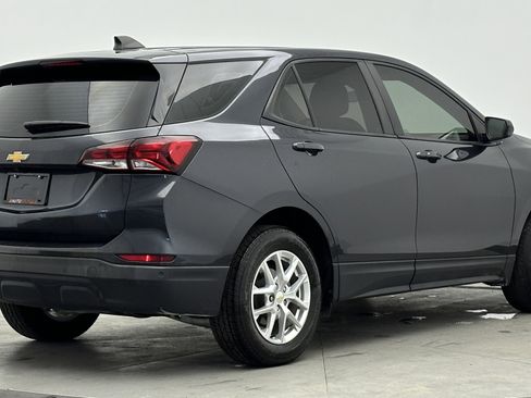 Used 2022 Chevrolet Equinox LS image 7