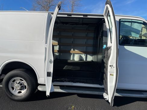 Used 2024 Chevrolet Express 2500 w/ Driver Convenience Package image 43