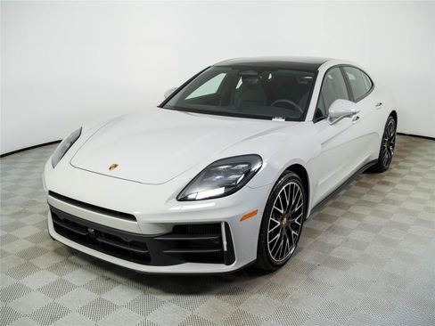 New 2026 Porsche Panamera image 1