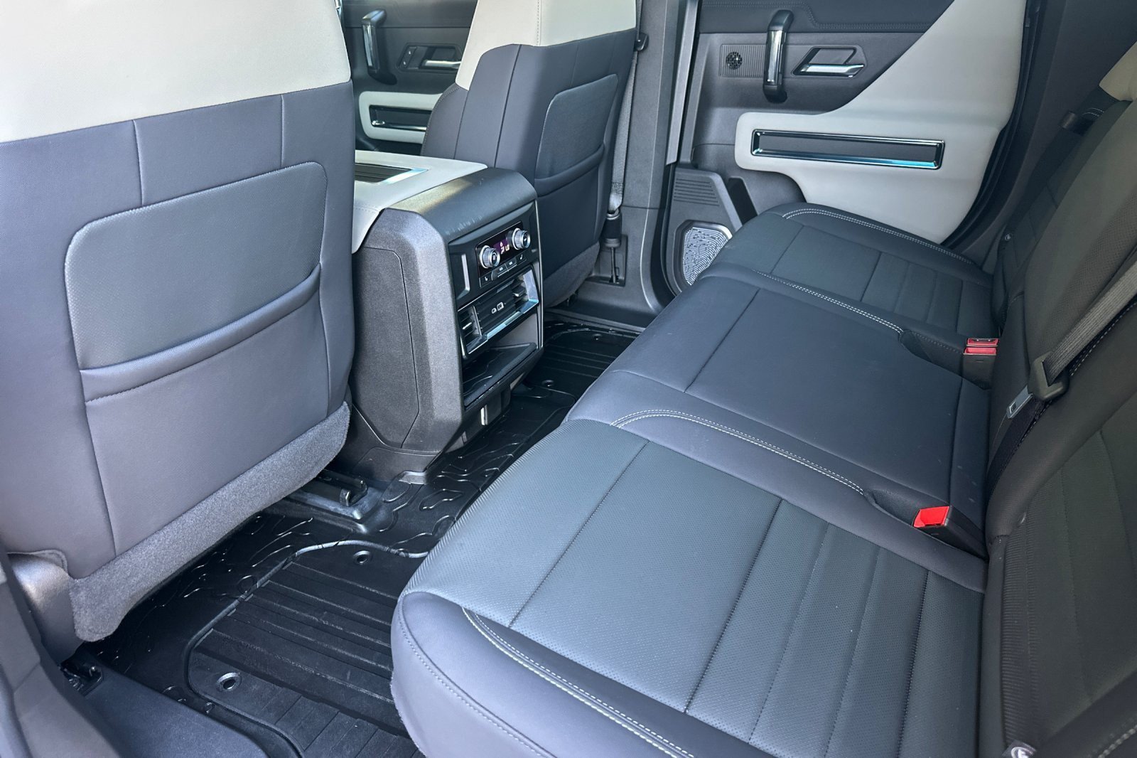 Used 2026 GMC Hummer EV 4x4 Crew Cab w/ LPO, Dark Essentials Package image 11