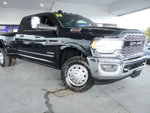Used 2019 RAM 3500 Limited AWD/4WD image 2