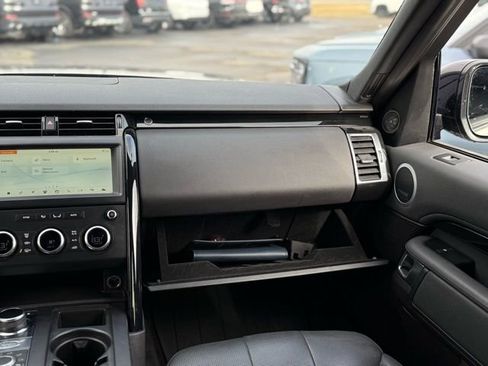 Used 2018 Land Rover Discovery SE image 33
