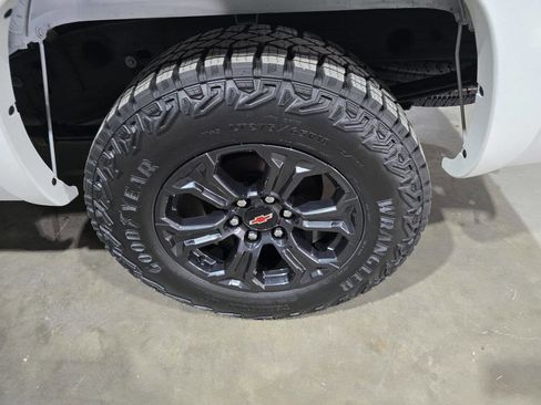 Used 2005 Chevrolet Silverado 1500 4x4 Crew Cab w/ Safe And Sound Package image 26