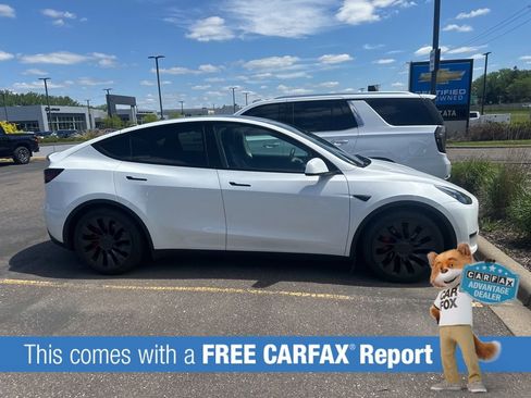 Used 2022 Tesla Model Y Performance AWD/4WD image 2