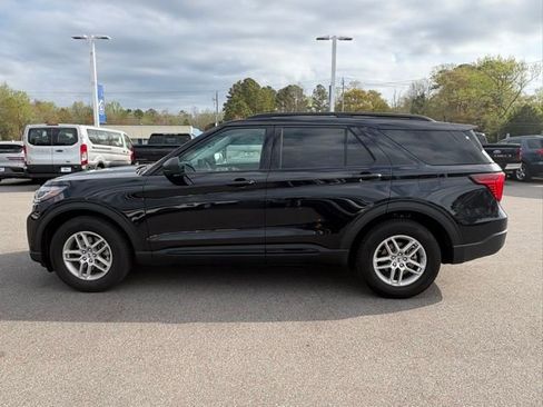 New 2026 Ford Explorer Active w/ Active Comfort Package image 2