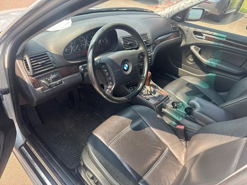 Used 2005 BMW 330i Sedan RWD image 9