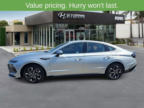 Used 2025 Hyundai Sonata SEL FWD image 6