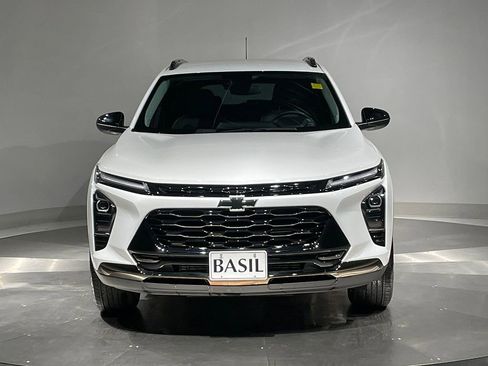 Used 2025 Chevrolet Trax ACTIV FWD image 9