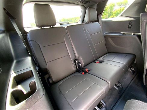 Used 2023 Chevrolet Traverse Premier w/ LPO, Floor Liner Package AWD/4WD image 27