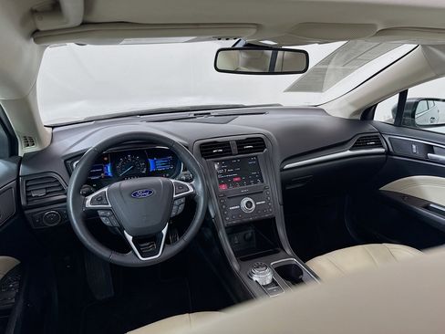 Used 2017 Ford Fusion Energi Titanium FWD image 24
