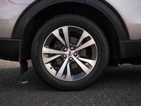 Used 2020 Ford Explorer Platinum w/ Premium Technology Package image 33