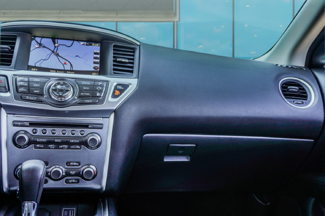 Used 2019 Nissan Pathfinder SL FWD image 33