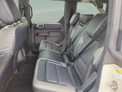 New 2026 Ford Bronco Outer Banks AWD/4WD image 13