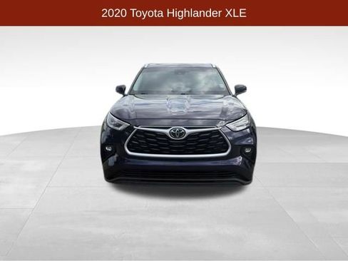 Used 2020 Toyota Highlander XLE AWD/4WD image 2