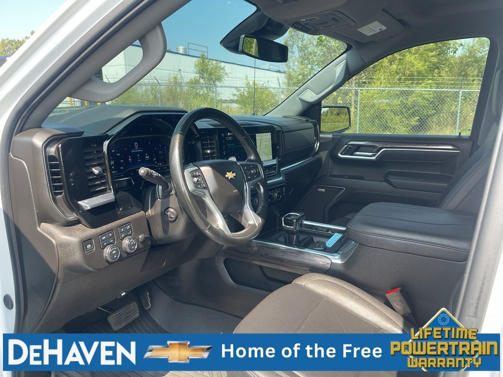 Used 2025 Chevrolet Silverado 1500 LTZ AWD/4WD image 11