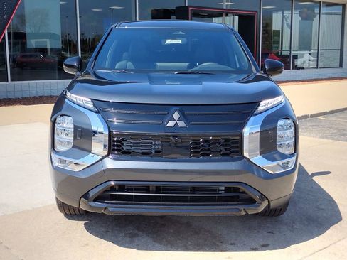 New 2026 Mitsubishi Outlander LE AWD/4WD image 12