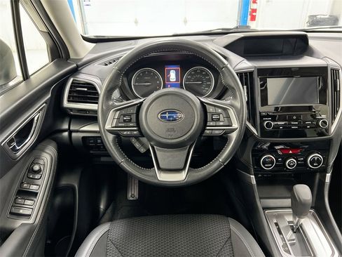 Used 2022 Subaru Forester Premium image 11