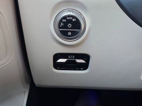 New 2026 Mercedes-Benz C 300 4MATIC Sedan image 38