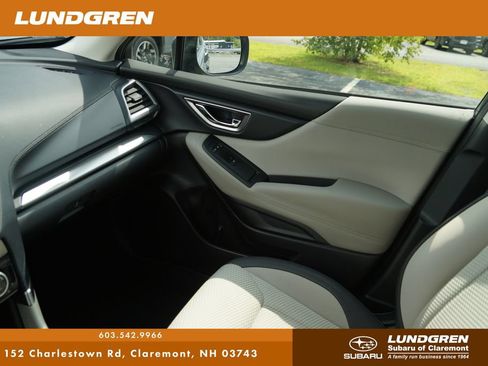 Used 2023 Subaru Forester Premium AWD/4WD image 24