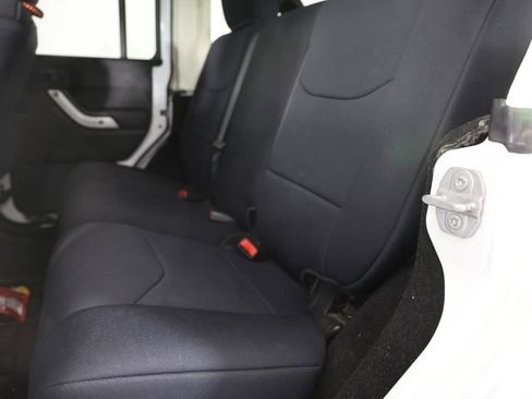 Used 2017 Jeep Wrangler Unlimited Rubicon image 5