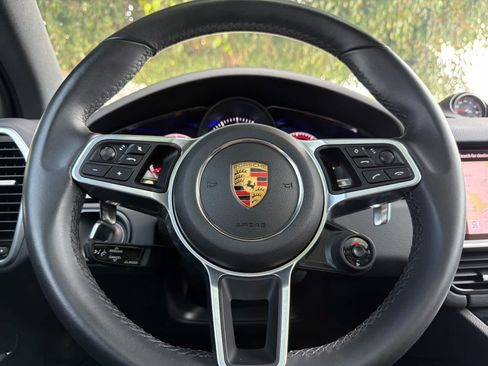 Certified 2023 Porsche Cayenne AWD/4WD image 25