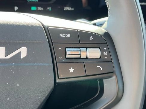 Used 2025 Kia EV6 Light RWD image 18