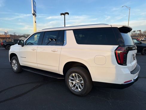 New 2026 Chevrolet Suburban LS image 6